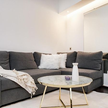 Appartement Place Des Lices Avec Parking Saint Tropez Bagian luar foto