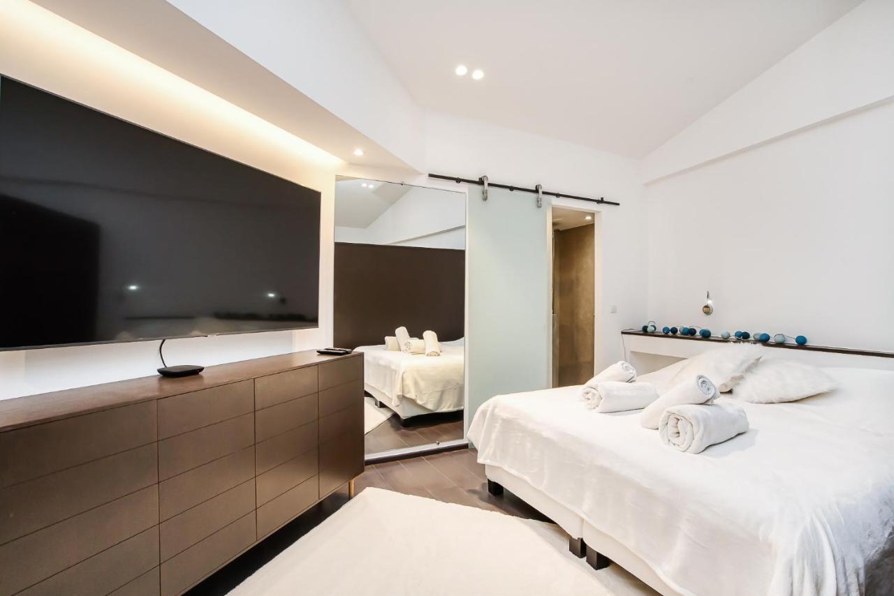 Appartement Place Des Lices Avec Parking Saint Tropez Bagian luar foto