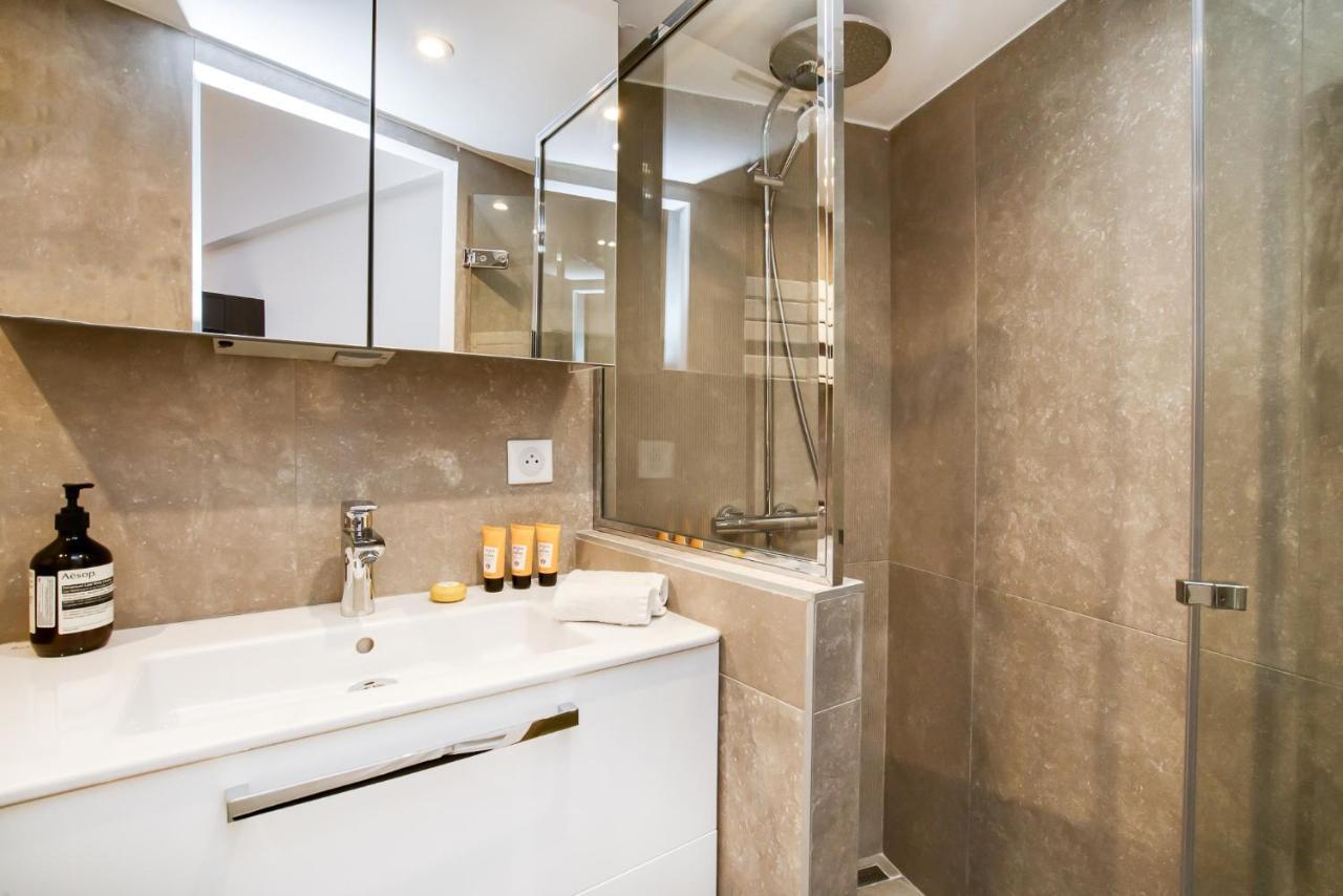 Appartement Place Des Lices Avec Parking Saint Tropez Bagian luar foto