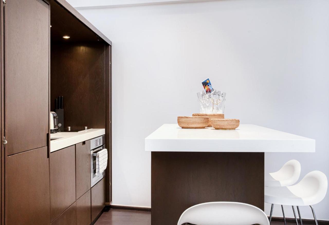 Appartement Place Des Lices Avec Parking Saint Tropez Bagian luar foto